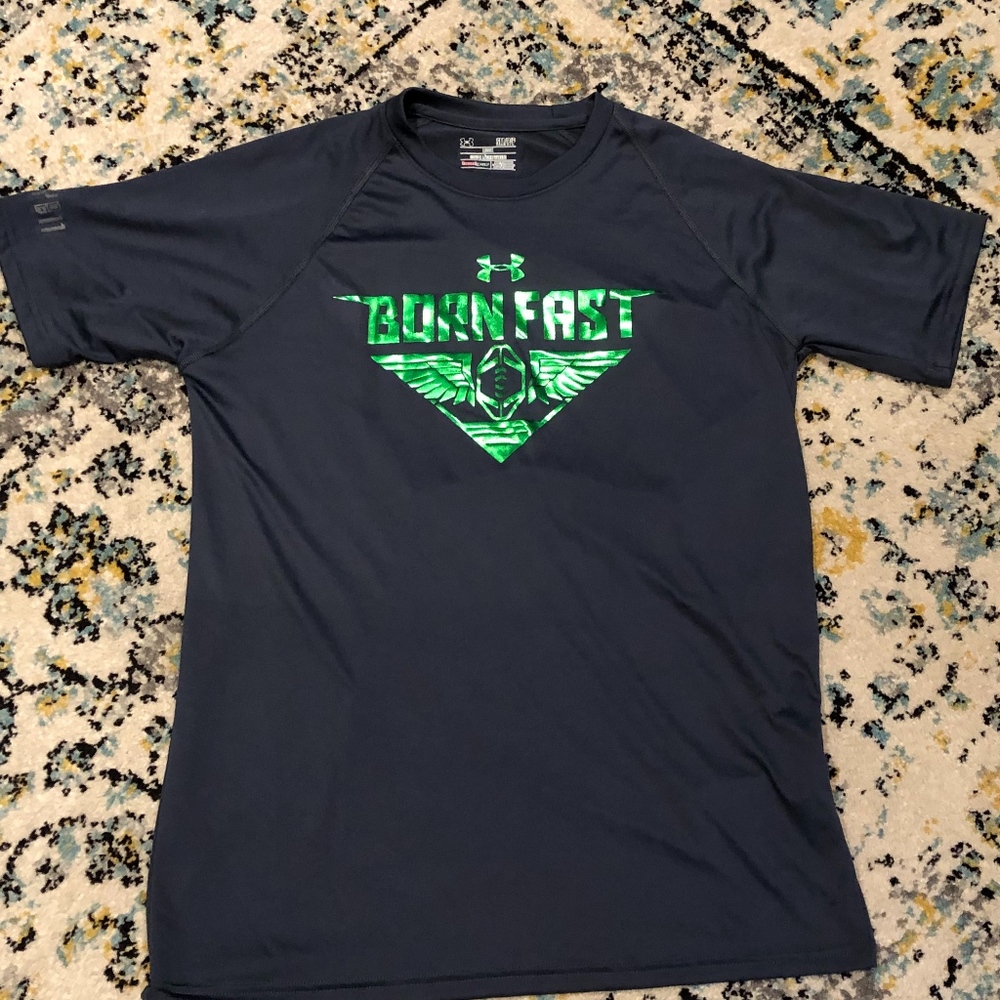 Under Armour UA Born Fast Army of 11 T-shirt Small
